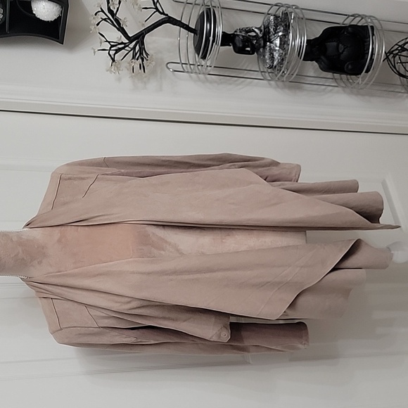 BlankNYC, Size M, Faux Suede Wrap Jacket / Shawl / Cardigan. Excellent Cond. - Picture 2 of 10